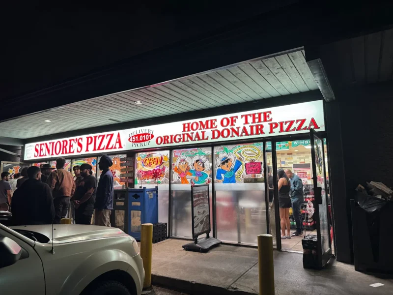 Seniores Pizza Calgary 800x600